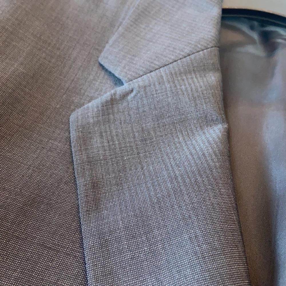 Theory men’s 2 button grey blazer. 44R. - Picture 6 of 8
